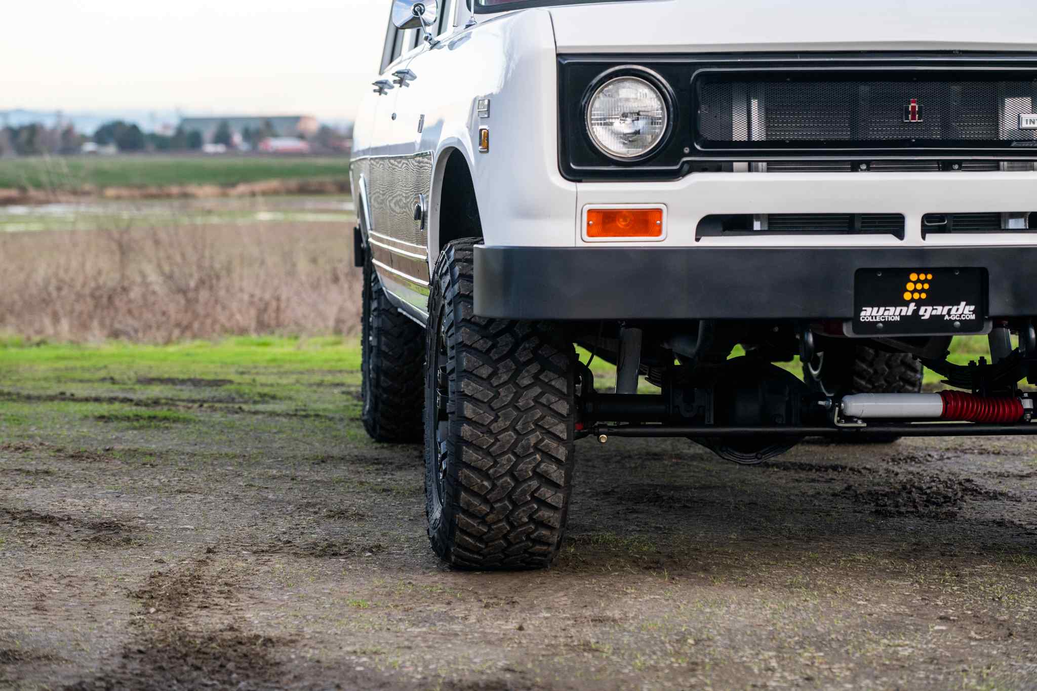 modified-1970-international-harvester-travelall-for-sale-40