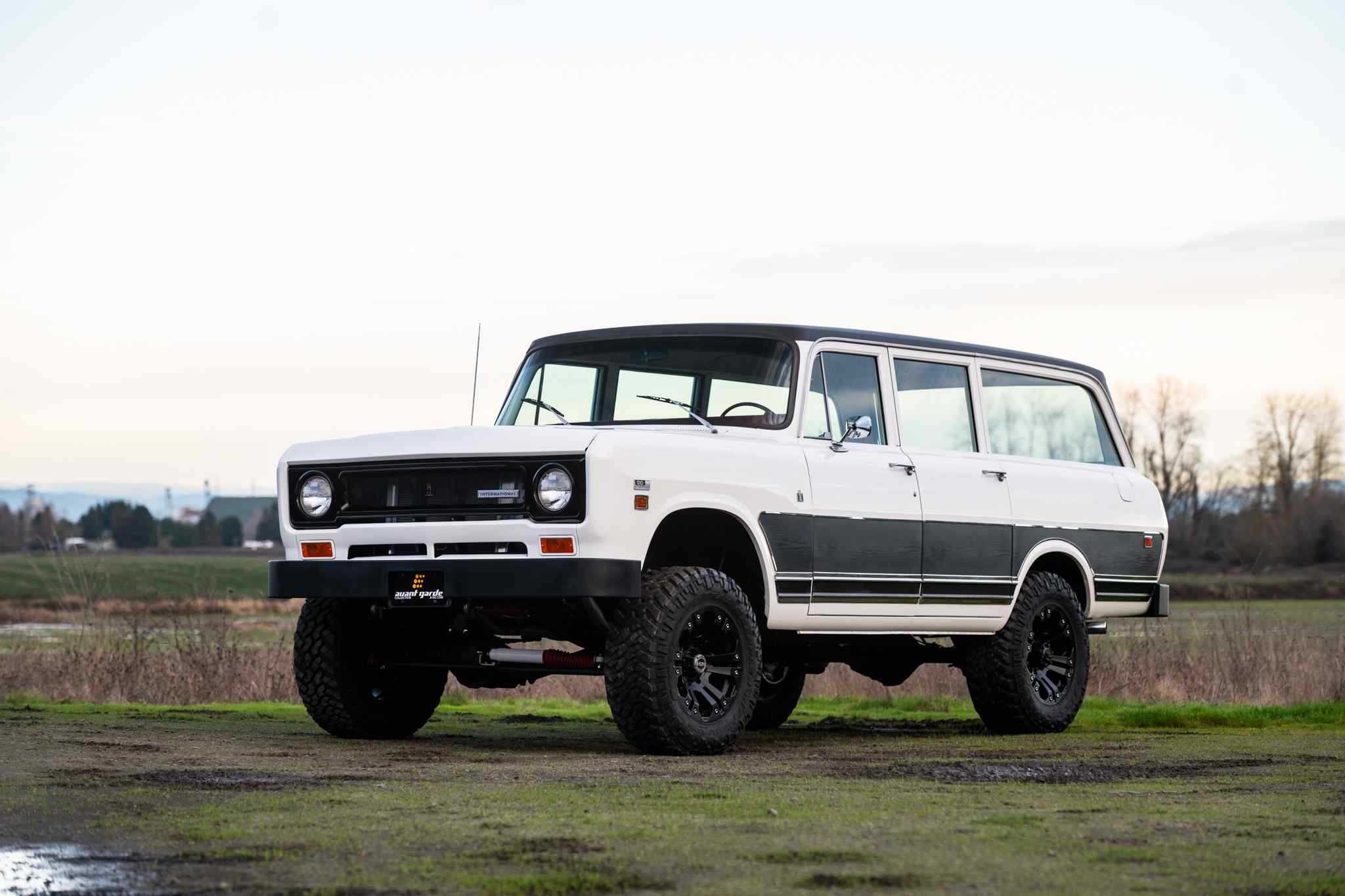 modified-1970-international-harvester-travelall-for-sale-46