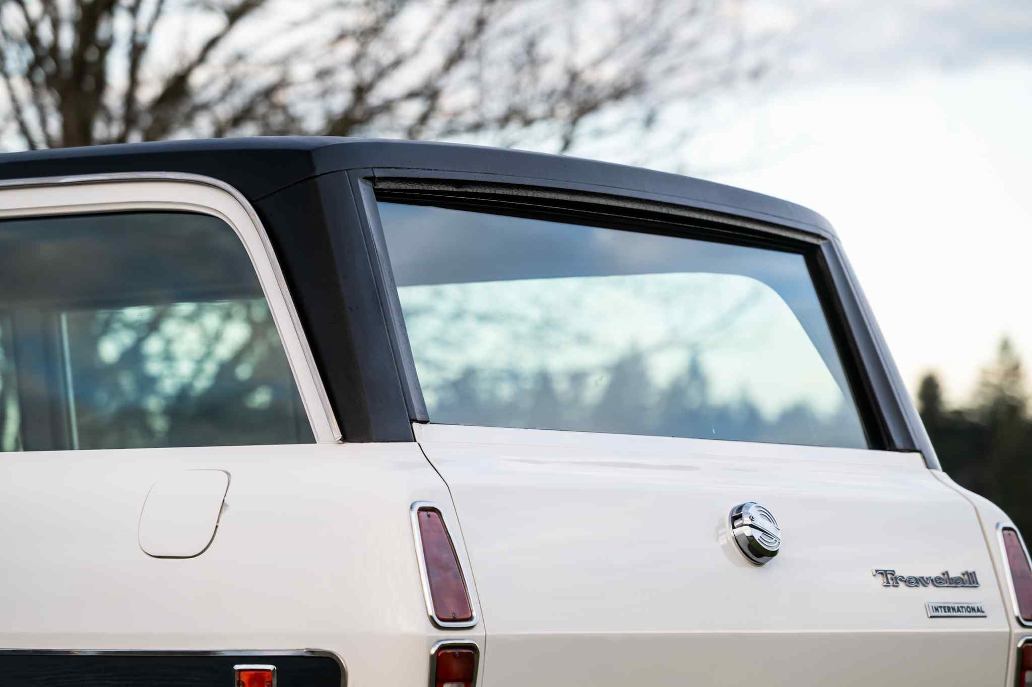 modified-1970-international-harvester-travelall-for-sale-55