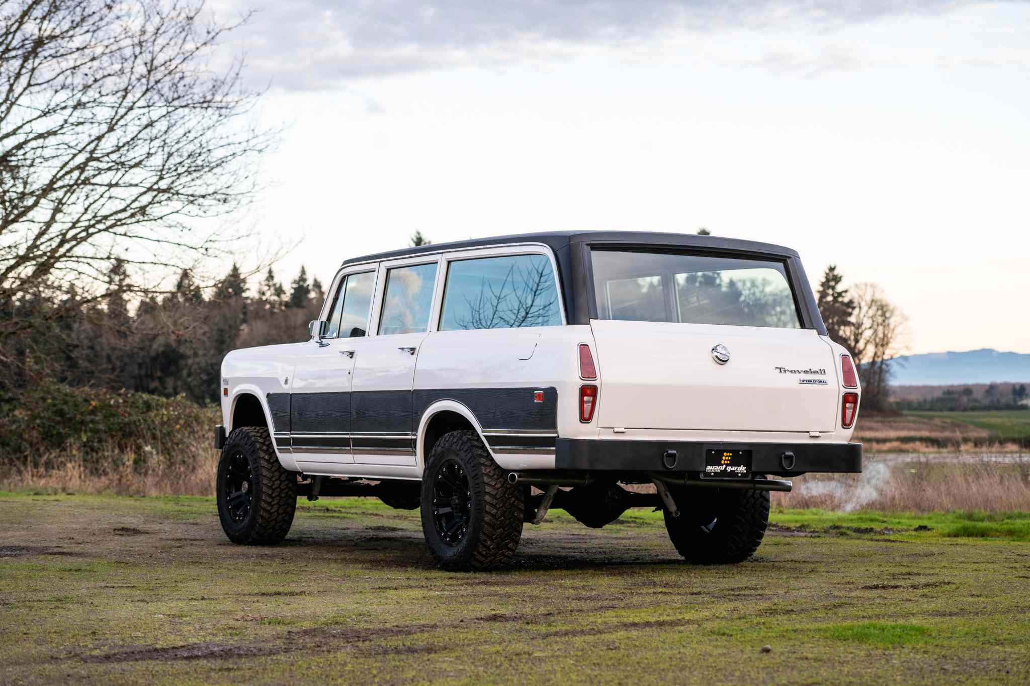 modified-1970-international-harvester-travelall-for-sale-61