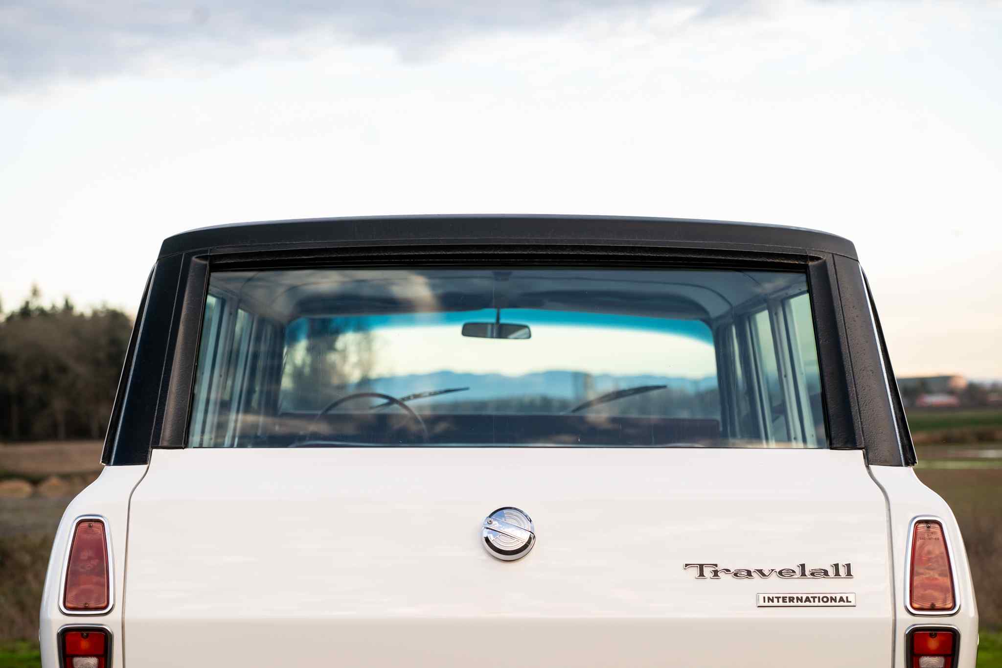 modified-1970-international-harvester-travelall-for-sale-67