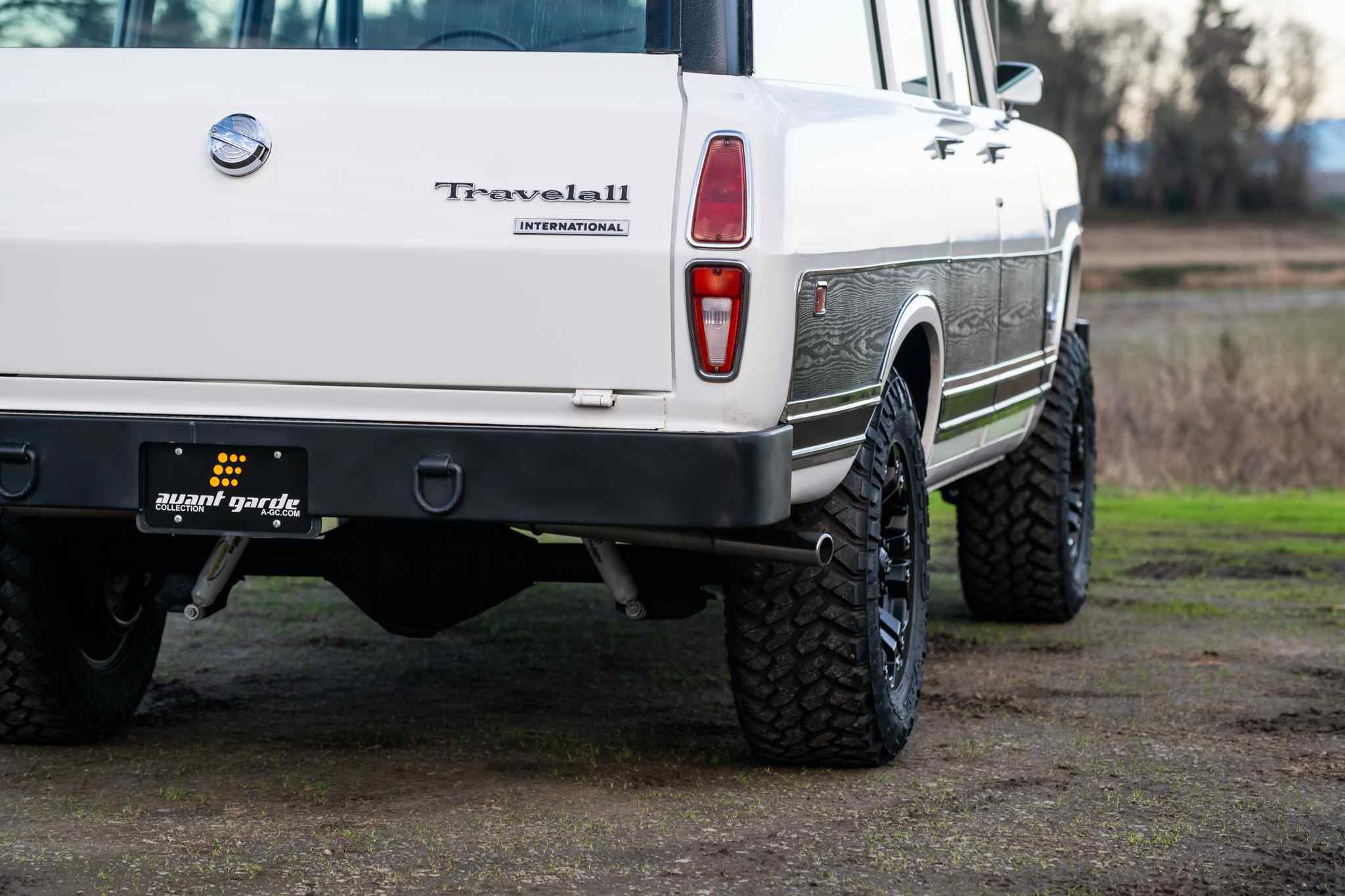 modified-1970-international-harvester-travelall-for-sale-70