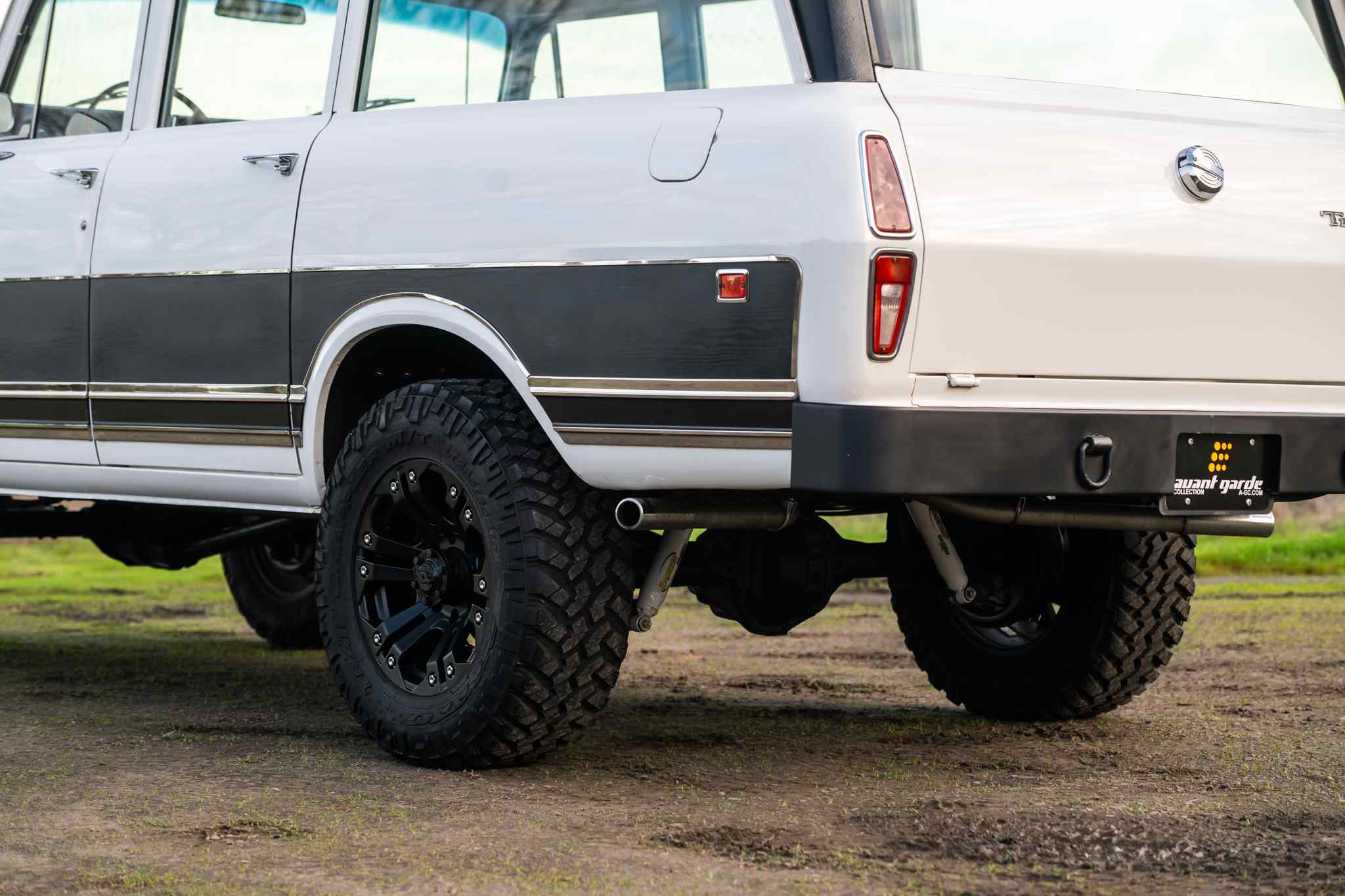 modified-1970-international-harvester-travelall-for-sale-72