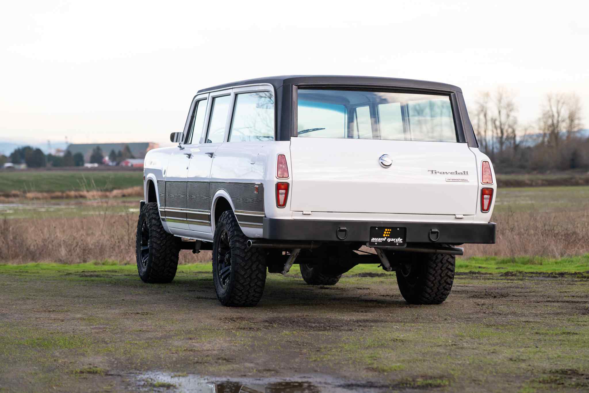 modified-1970-international-harvester-travelall-for-sale-73