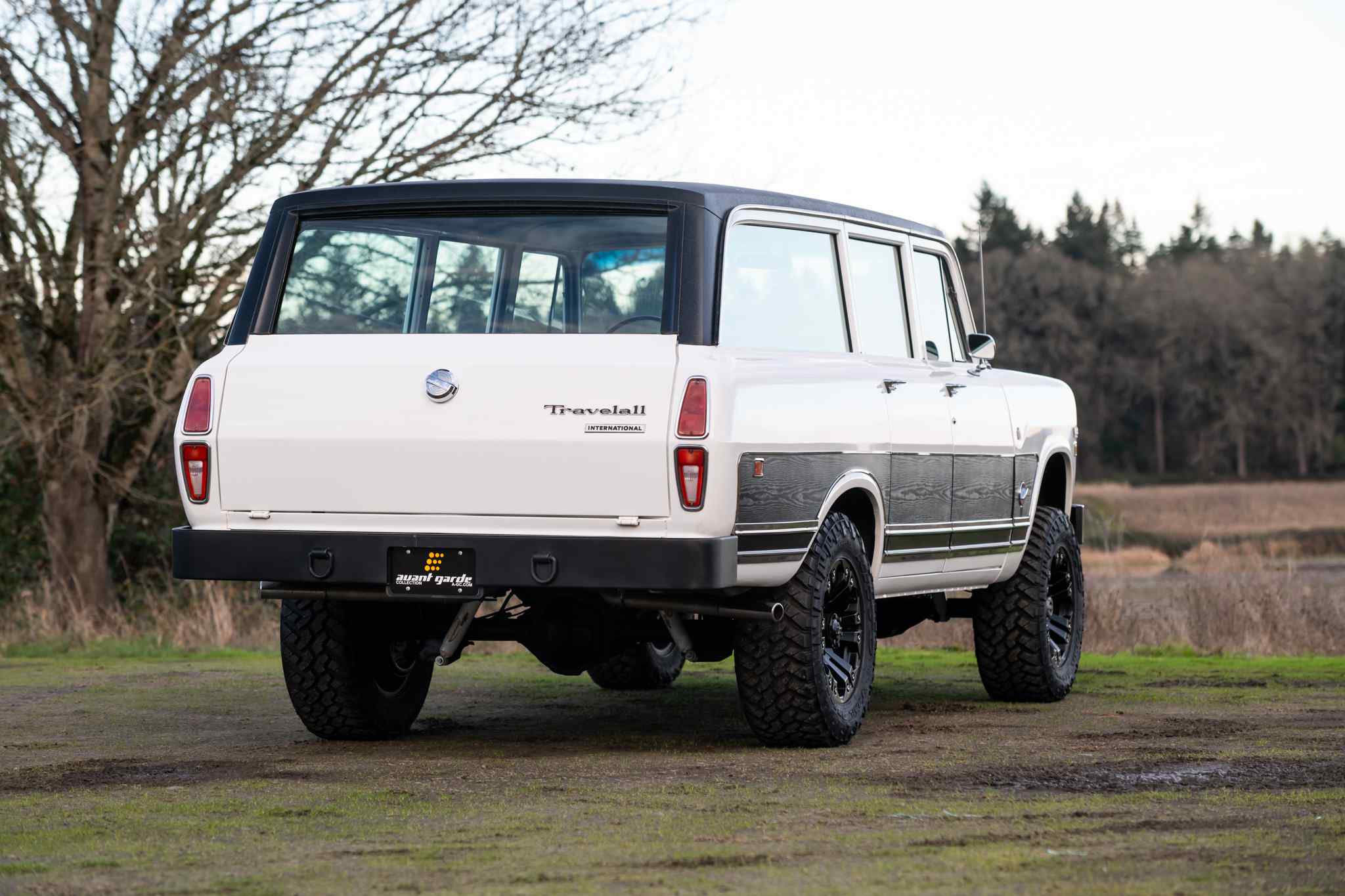 modified-1970-international-harvester-travelall-for-sale-74
