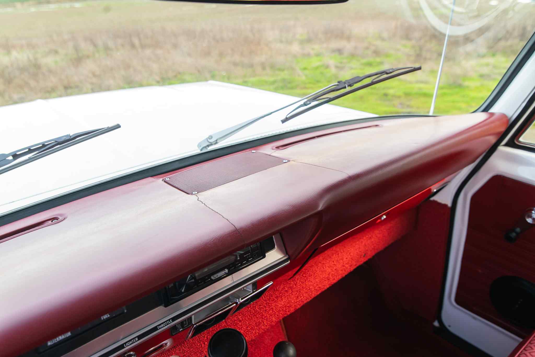 modified-1970-international-harvester-travelall-for-sale-76