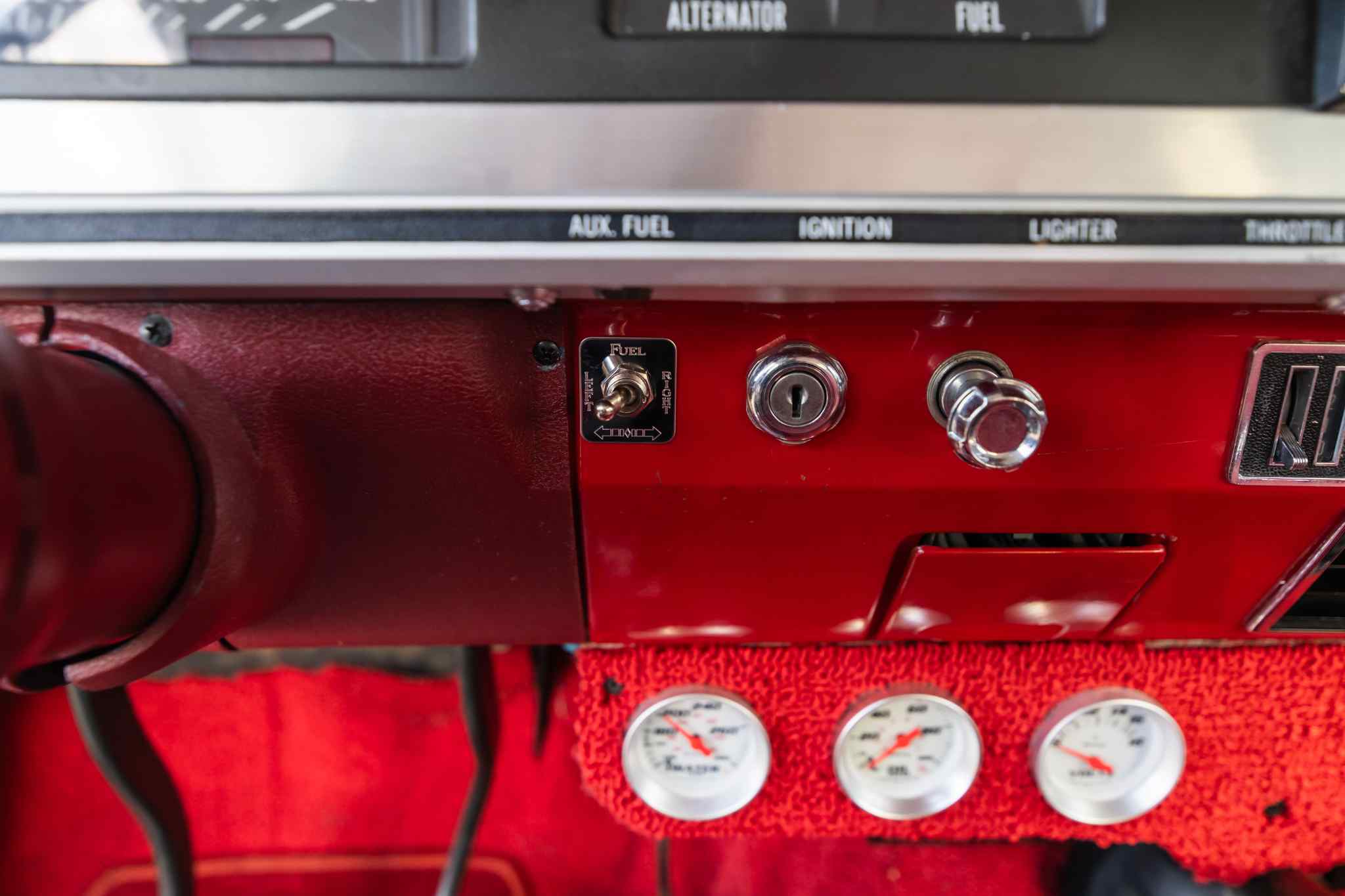 modified-1970-international-harvester-travelall-for-sale-79