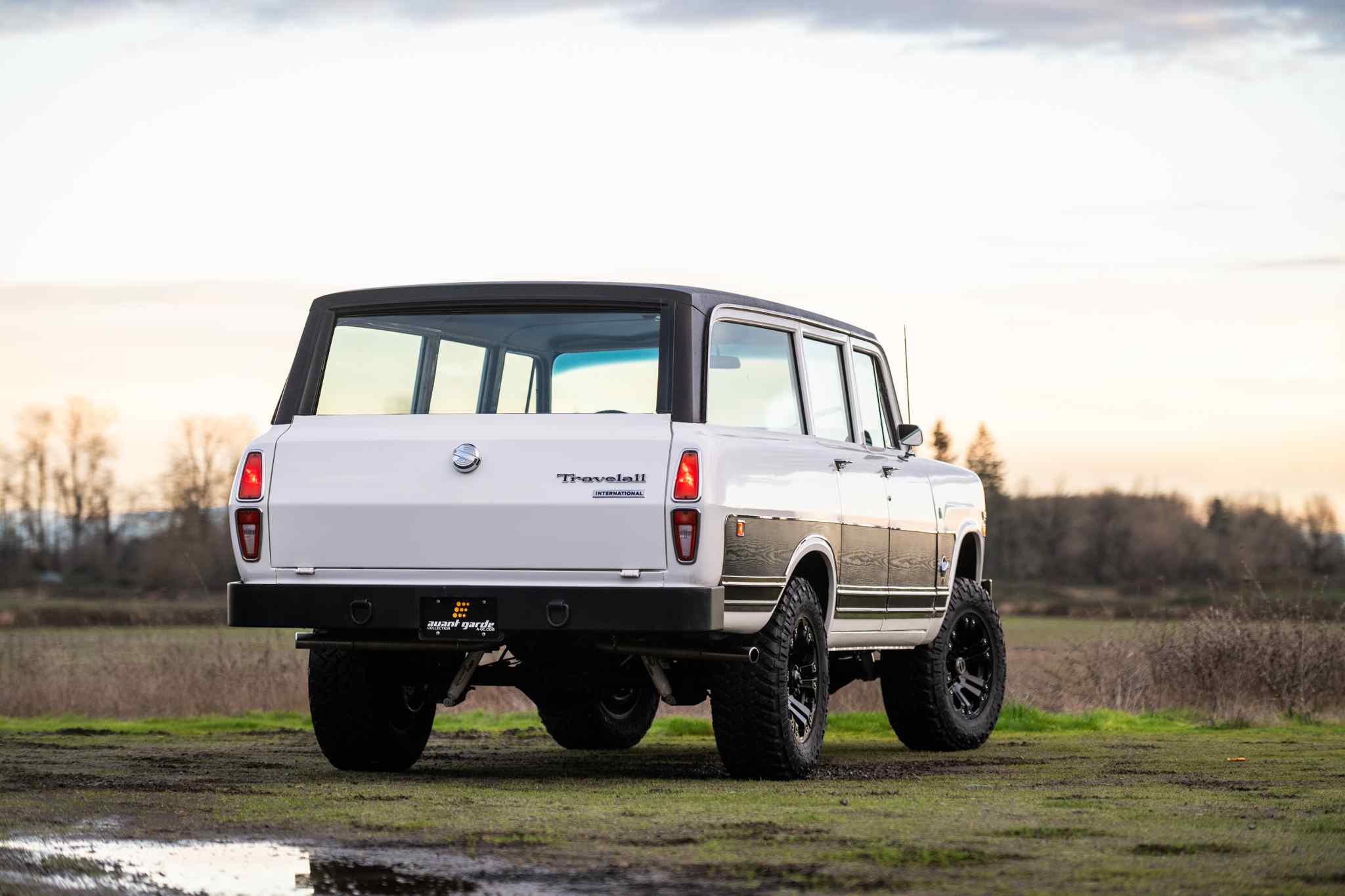 modified-1970-international-harvester-travelall-for-sale-8