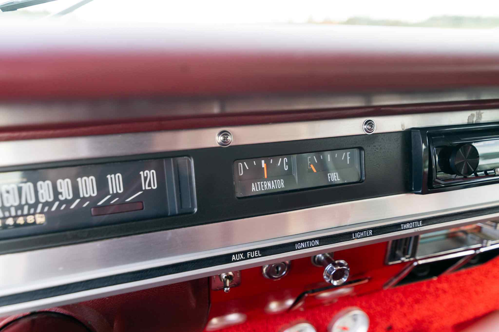 modified-1970-international-harvester-travelall-for-sale-80