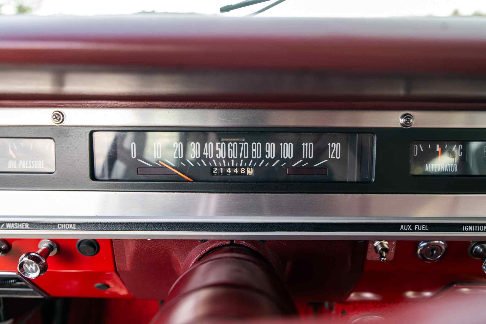 modified-1970-international-harvester-travelall-for-sale-81