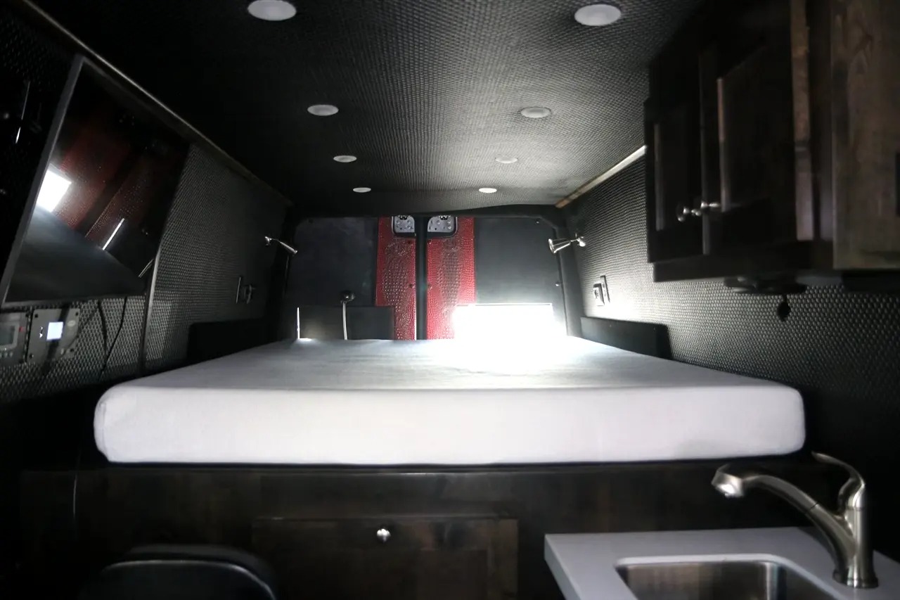 modified-2020-mercedes-benz-sprinter-2500-170-in-wb-14
