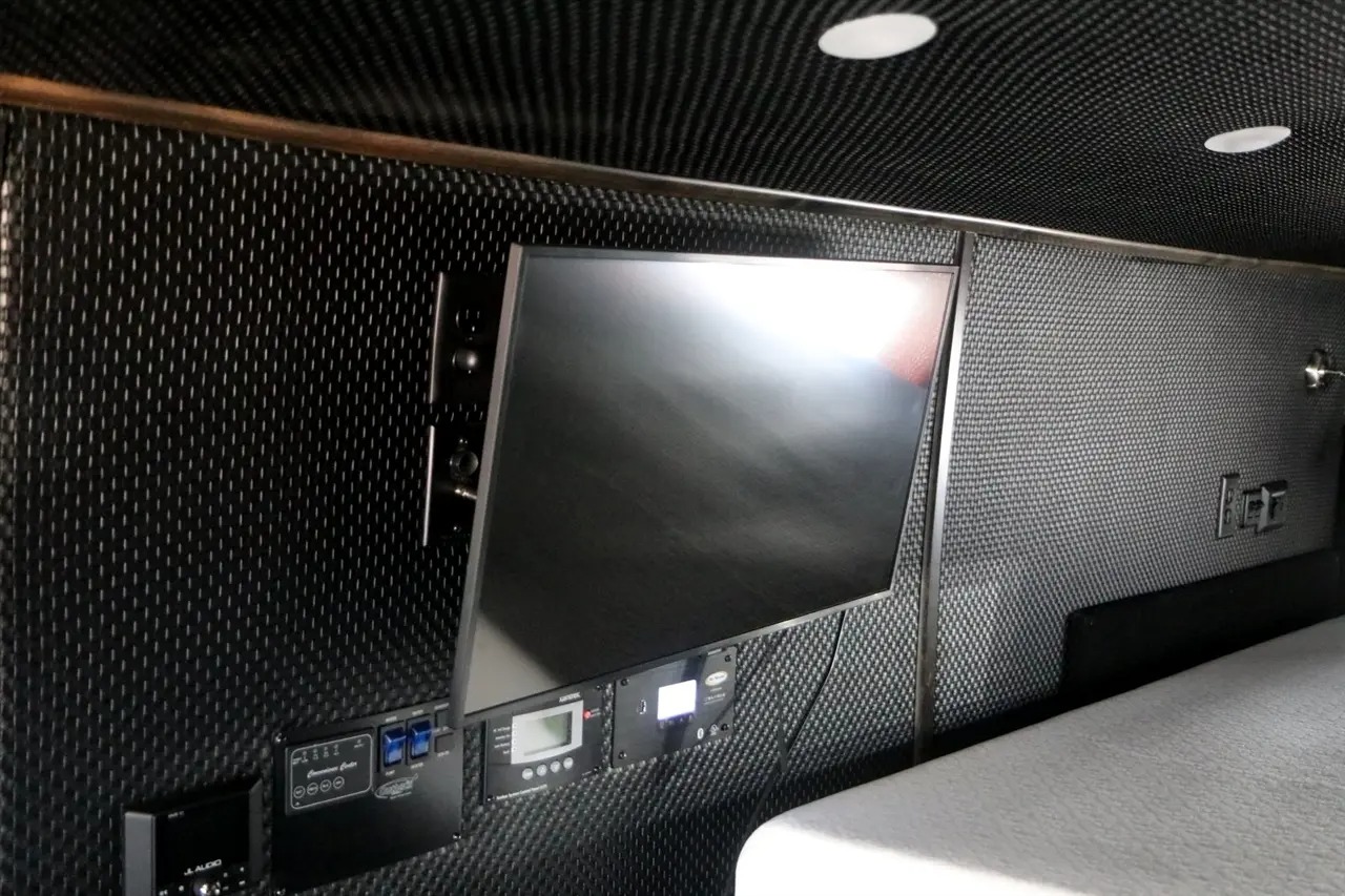 modified-2020-mercedes-benz-sprinter-2500-170-in-wb-16