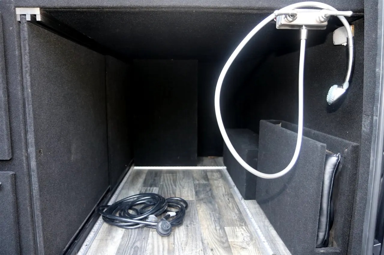 modified-2020-mercedes-benz-sprinter-2500-170-in-wb-18