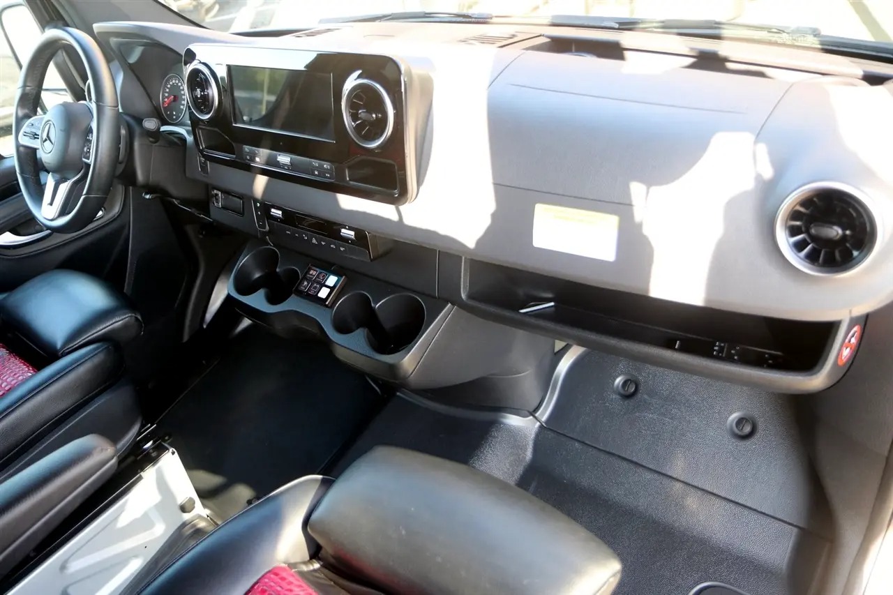 modified-2020-mercedes-benz-sprinter-2500-170-in-wb-27