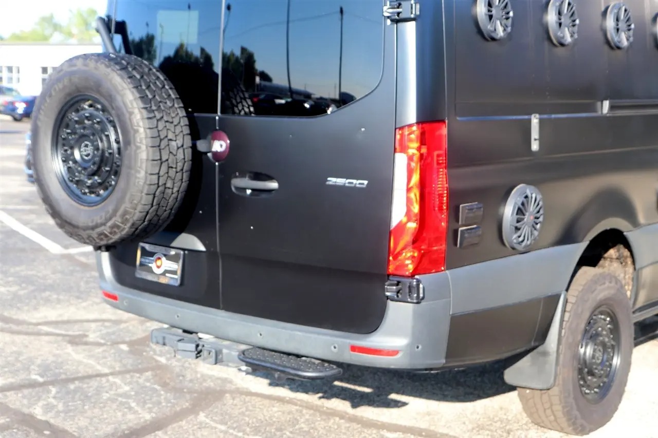 modified-2020-mercedes-benz-sprinter-2500-170-in-wb-37
