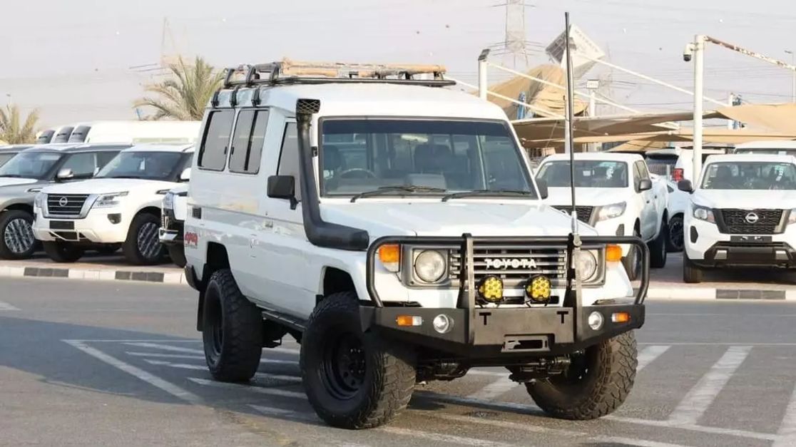 toyota-land-cruiser-troopy-for-sale-01