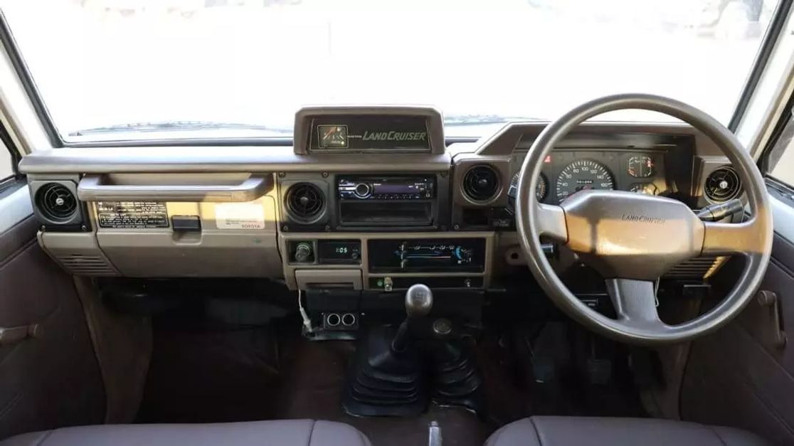 toyota-land-cruiser-troopy-for-sale-02