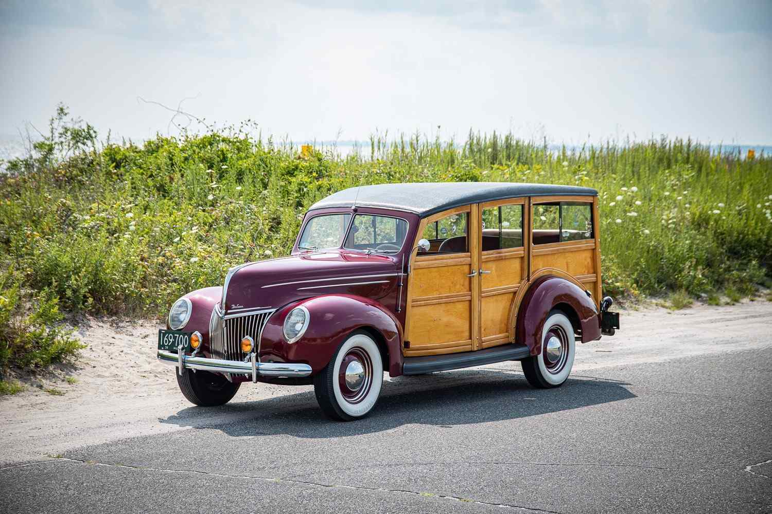 1939-ford-deluxe-woody-wagon-for-sale-1
