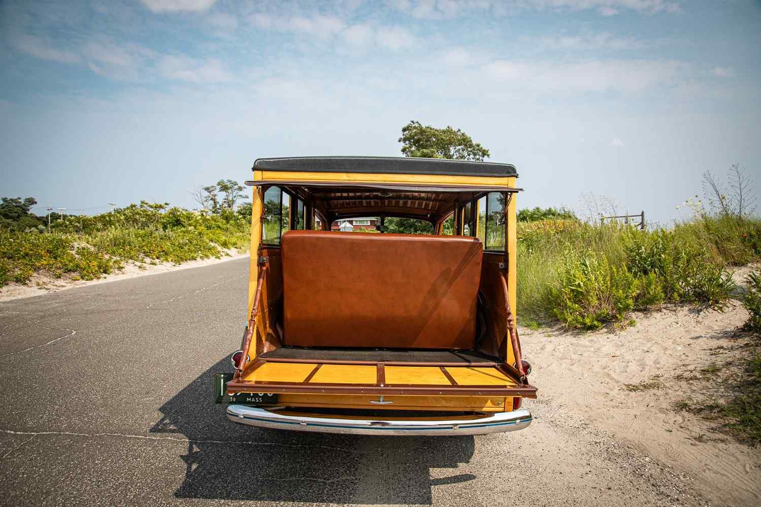 1939-ford-deluxe-woody-wagon-for-sale-21