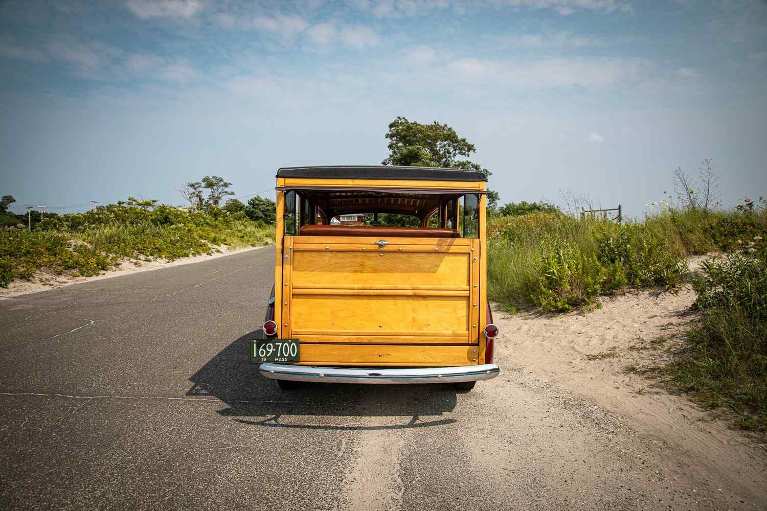 1939-ford-deluxe-woody-wagon-for-sale-22