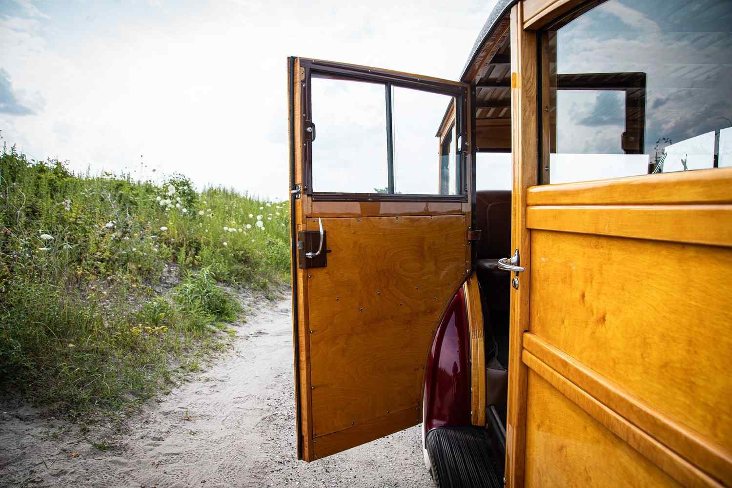 1939-ford-deluxe-woody-wagon-for-sale-37
