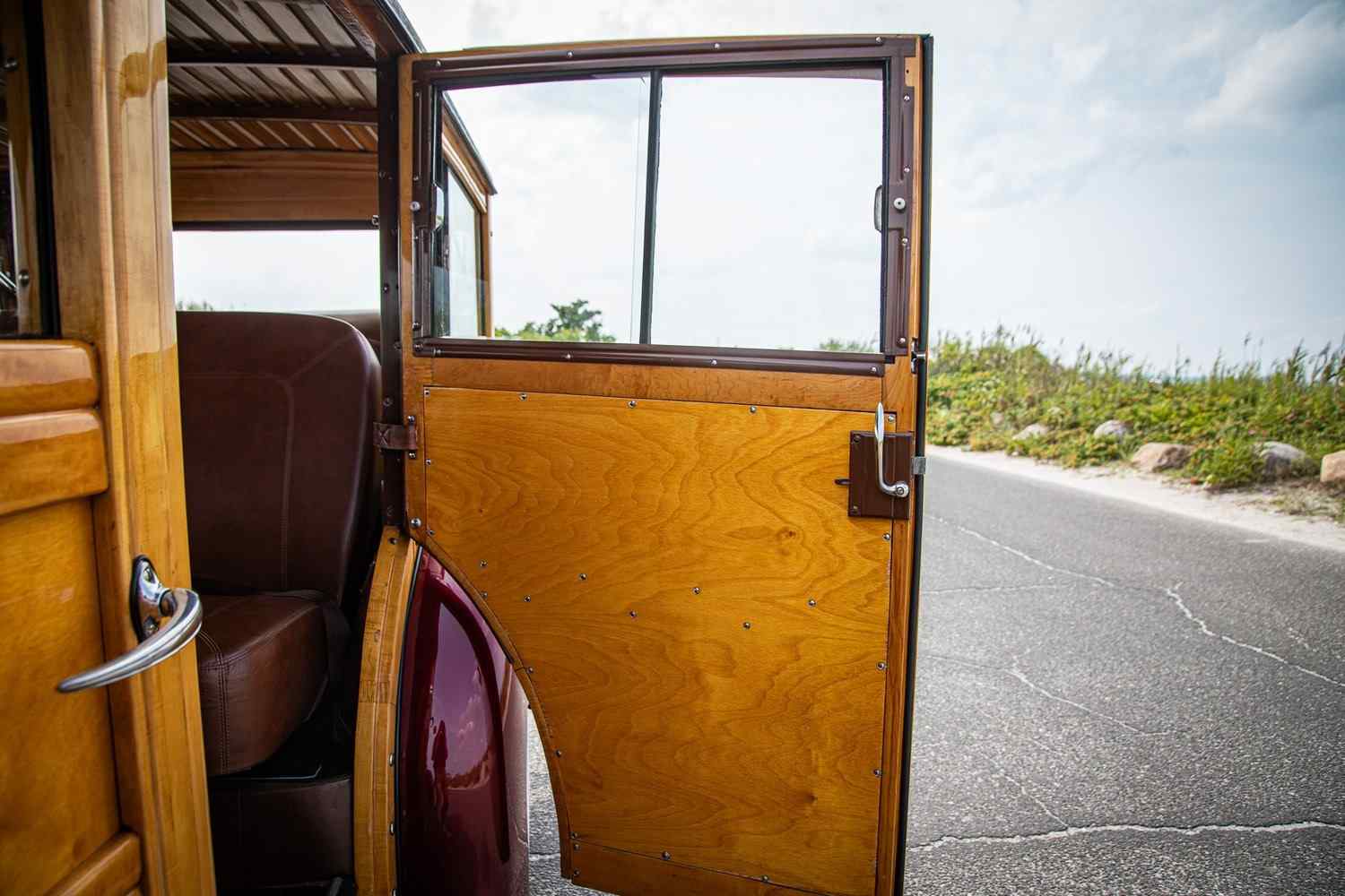 1939-ford-deluxe-woody-wagon-for-sale-48