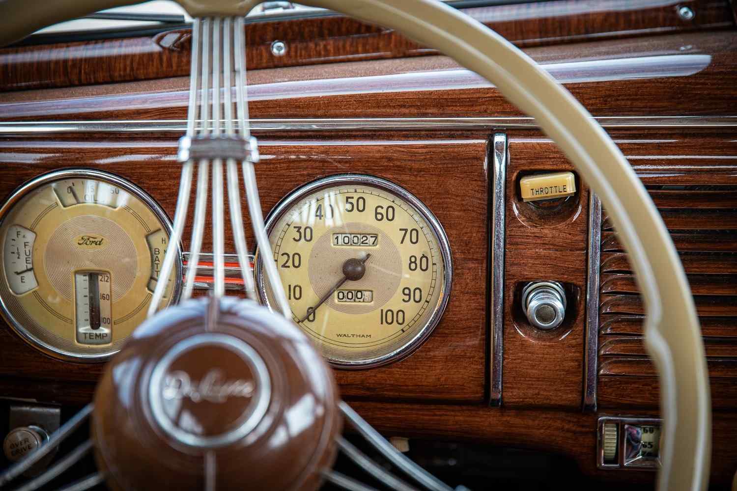 1939-ford-deluxe-woody-wagon-for-sale-51