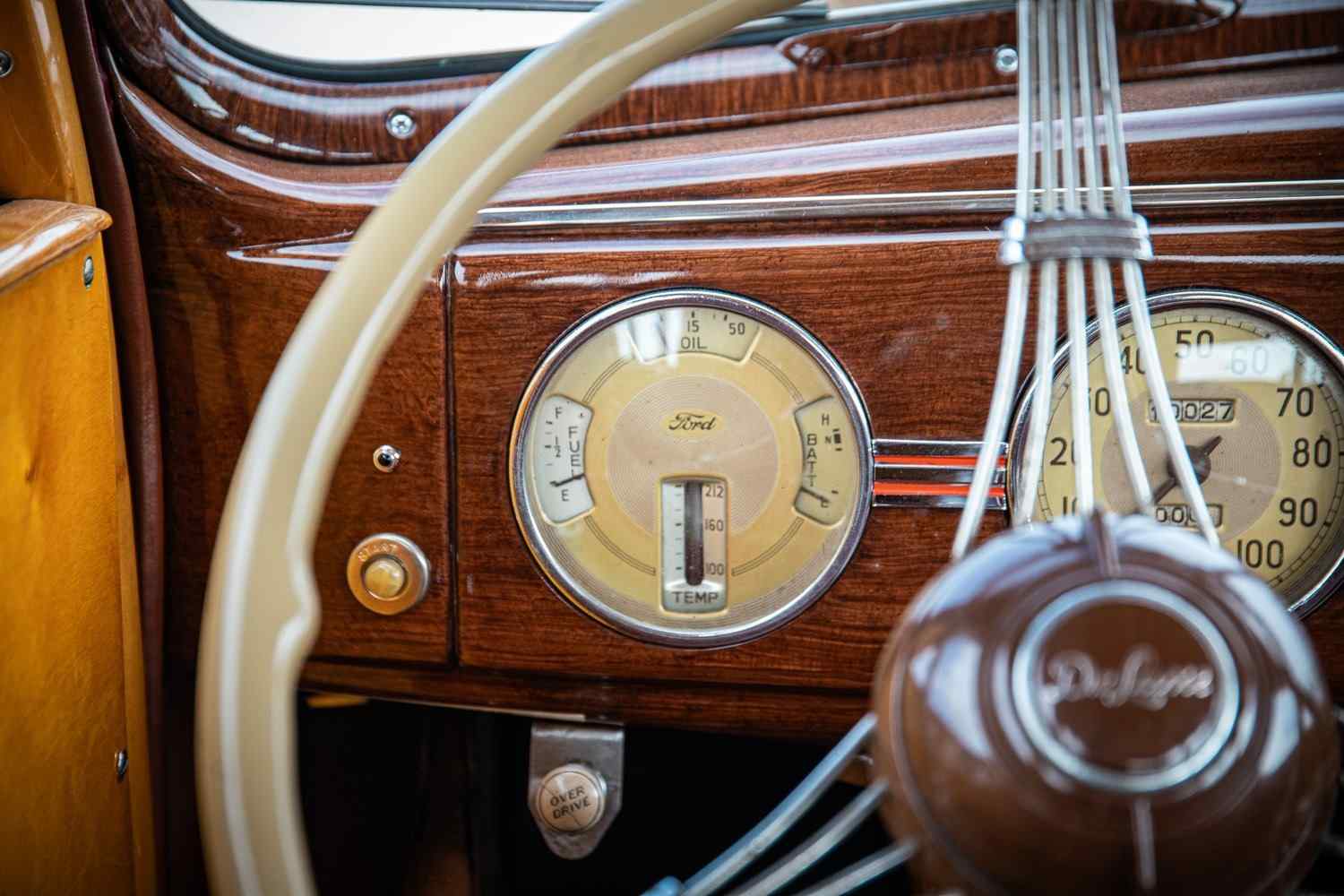 1939-ford-deluxe-woody-wagon-for-sale-52