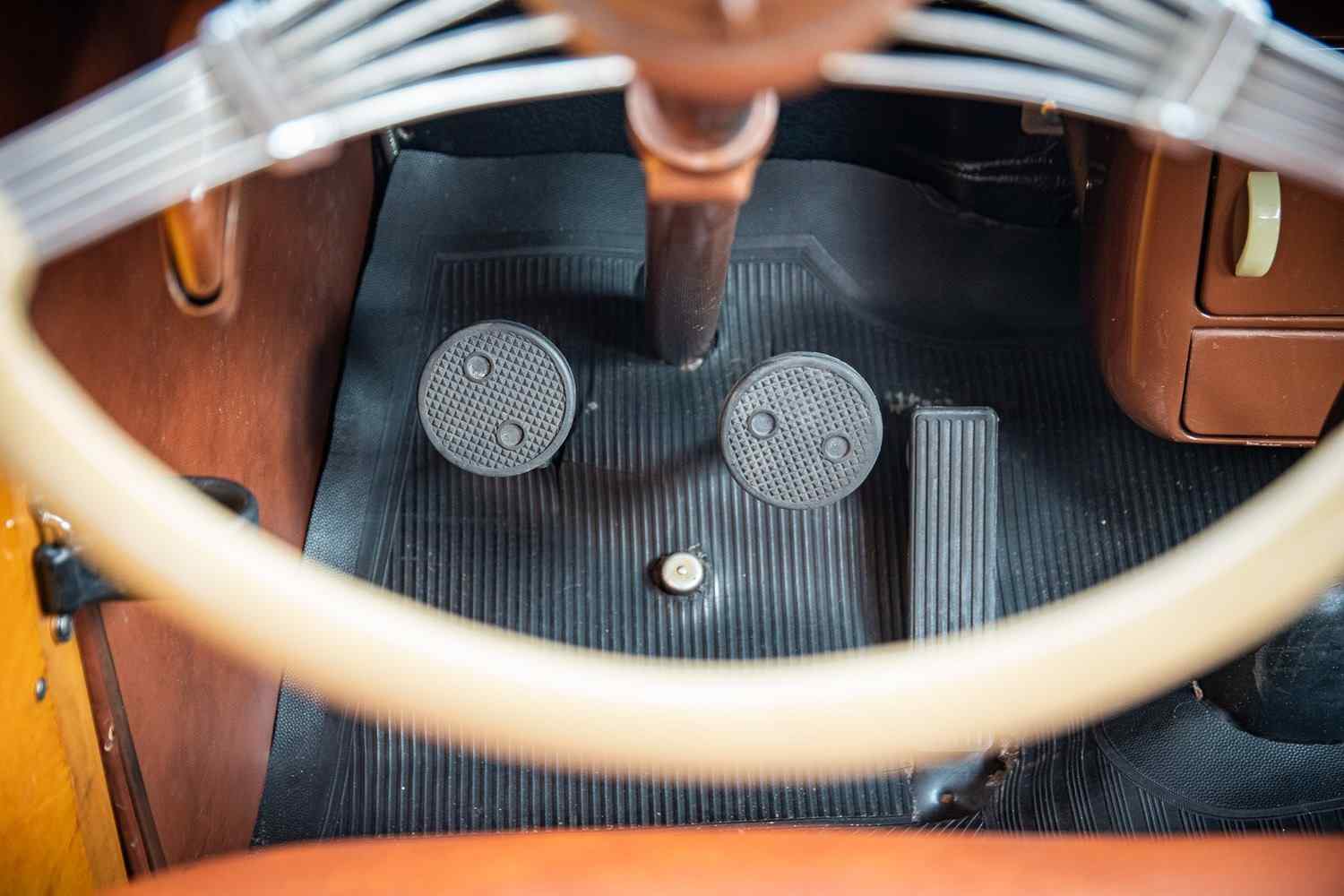1939-ford-deluxe-woody-wagon-for-sale-56