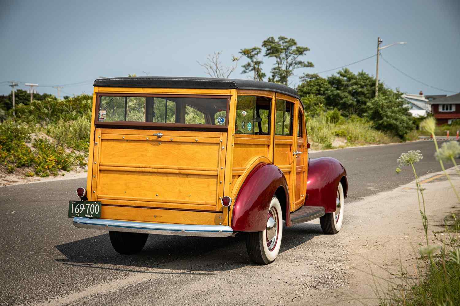 1939-ford-deluxe-woody-wagon-for-sale-6