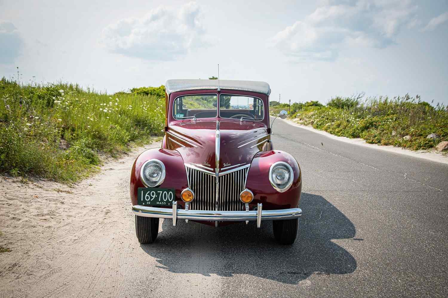 1939-ford-deluxe-woody-wagon-for-sale-9