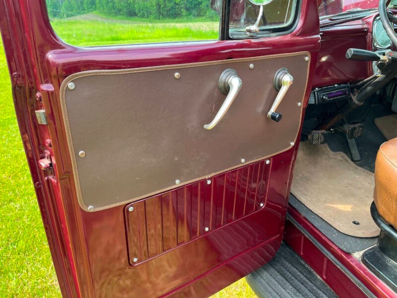 1953-fargo-fp108-half-ton-short-box-canadian-dodge (65)