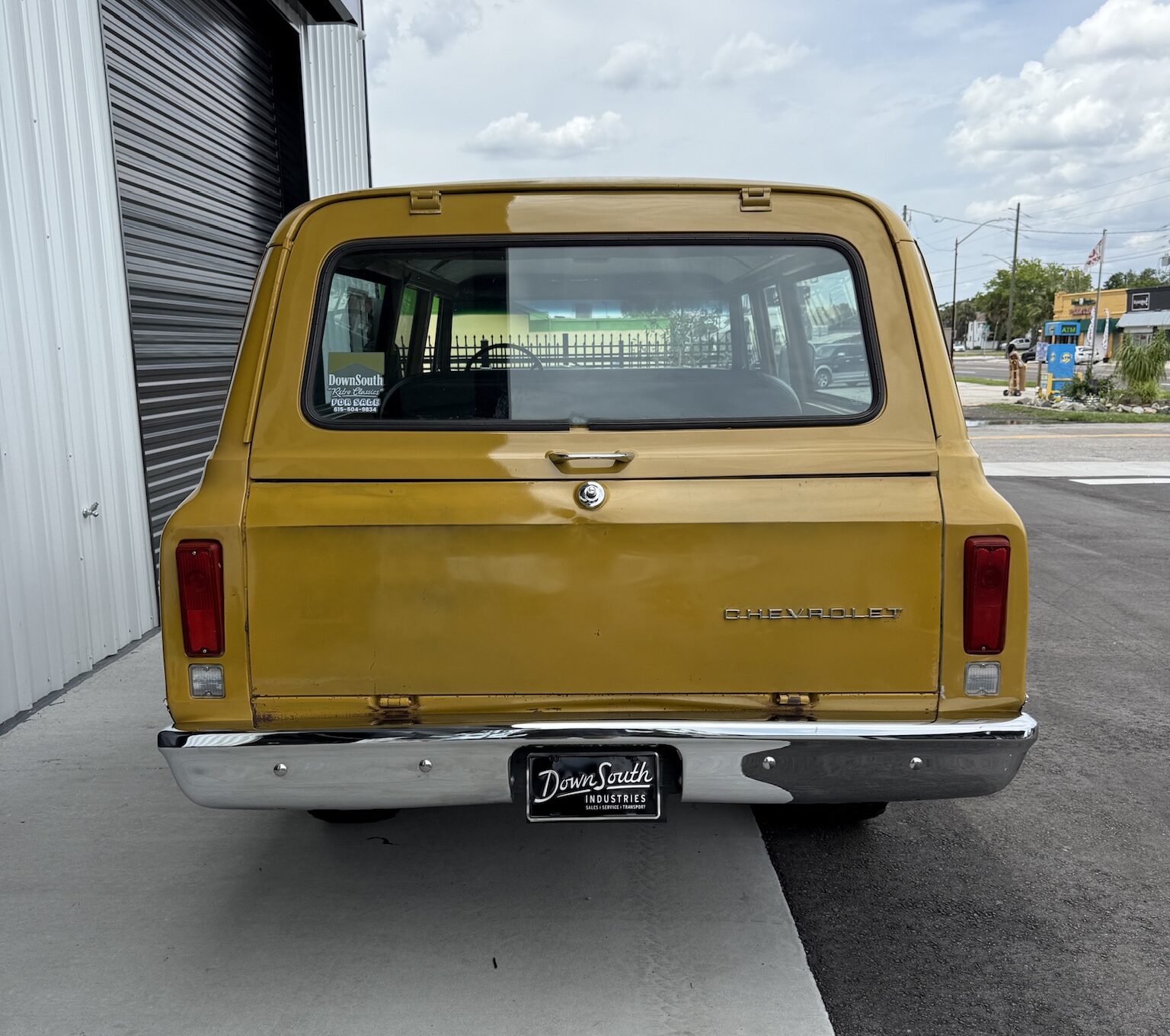 1972-Chevrolet-K-20-Suburban-for-sale-08