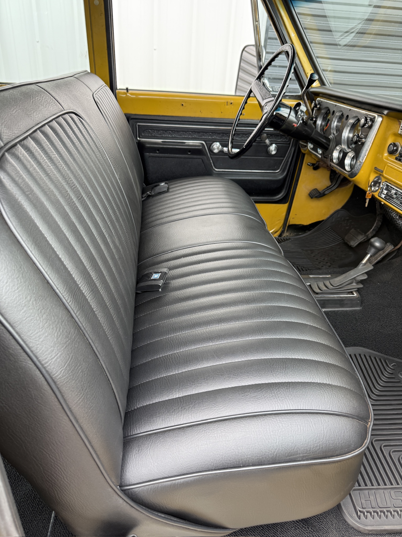 1972-Chevrolet-K-20-Suburban-for-sale-13
