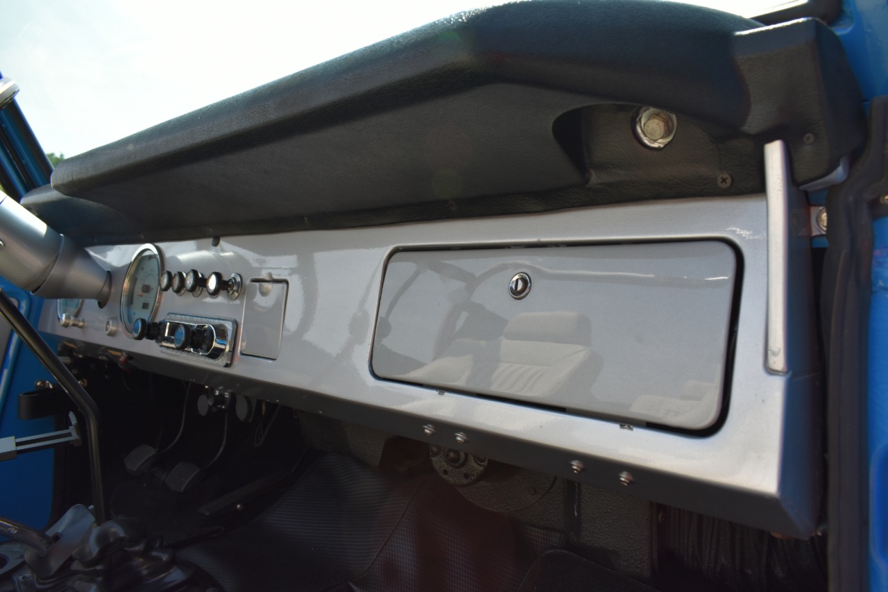 1973-ford-bronco-for-sale-56