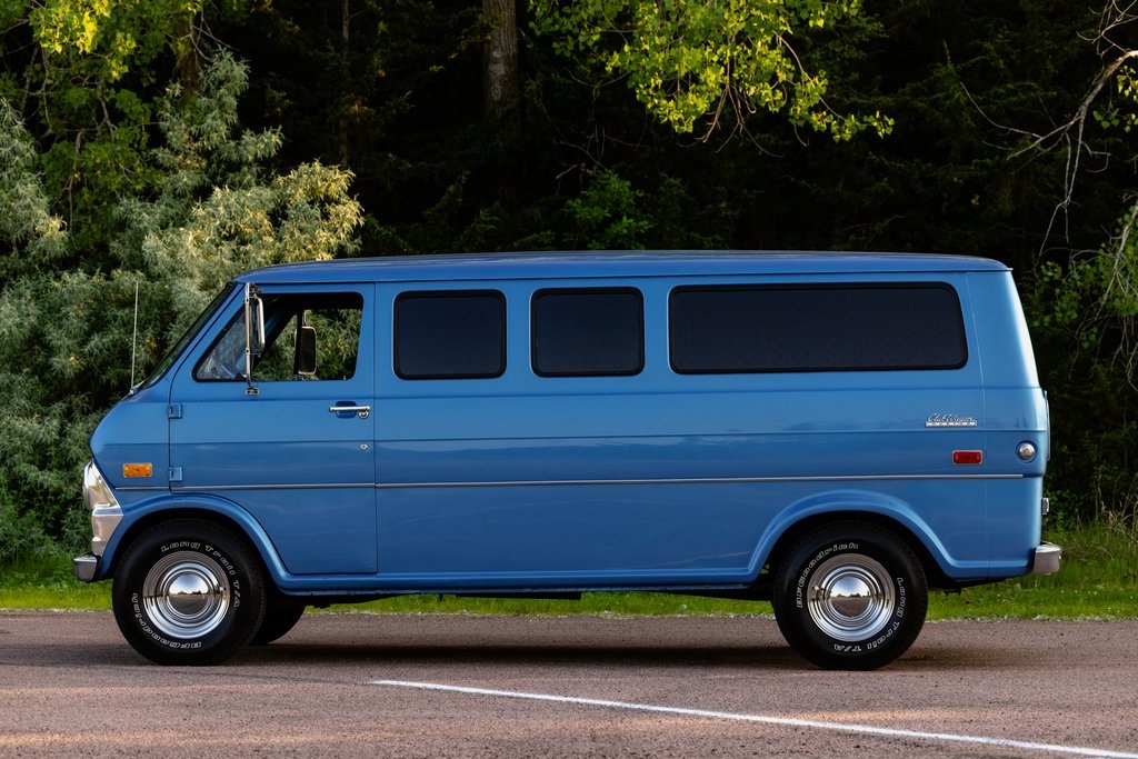 1974-ford-e-150-club-wagon-for-sale-07