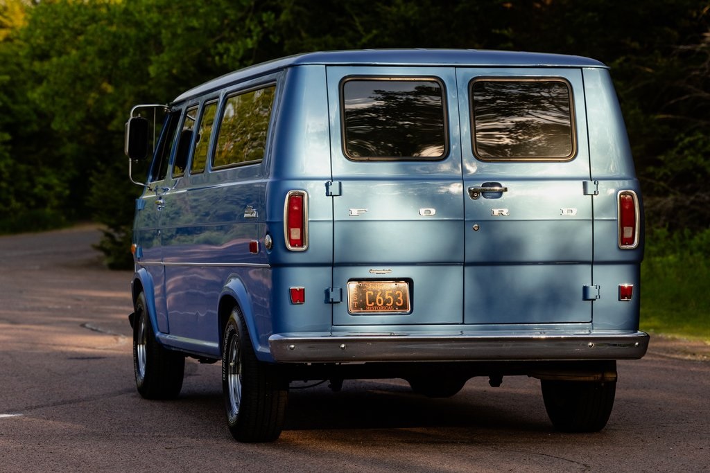1974-ford-e-150-club-wagon-for-sale-10