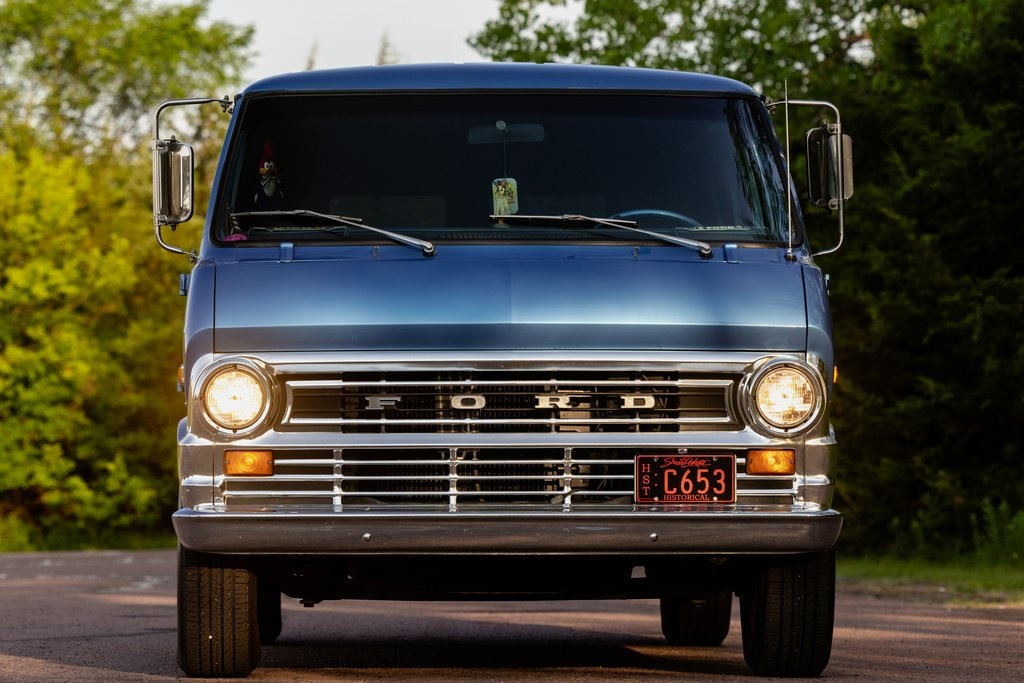 1974-ford-e-150-club-wagon-for-sale-17