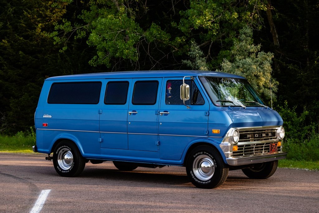 1974-ford-e-150-club-wagon-for-sale-19