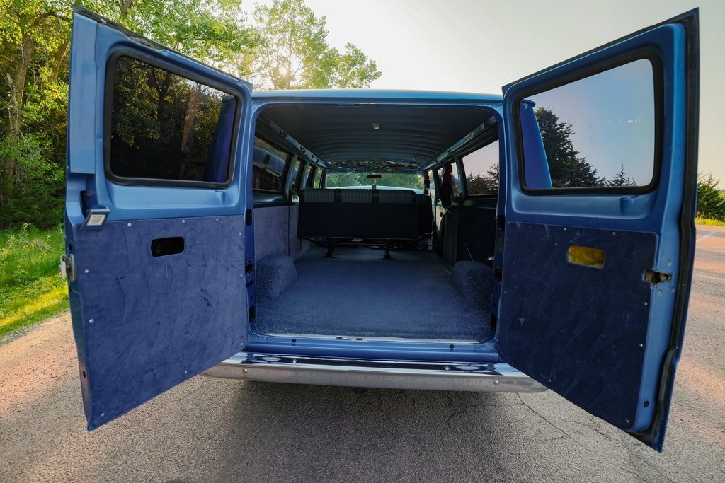 1974-ford-e-150-club-wagon-for-sale-25