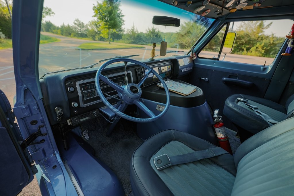 1974-ford-e-150-club-wagon-for-sale-34