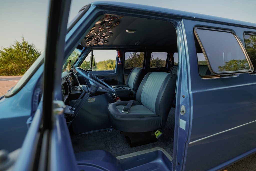 1974-ford-e-150-club-wagon-for-sale-38