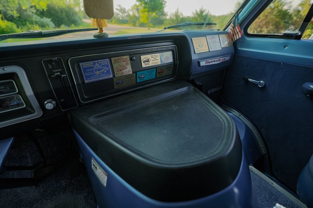 1974-ford-e-150-club-wagon-for-sale-41