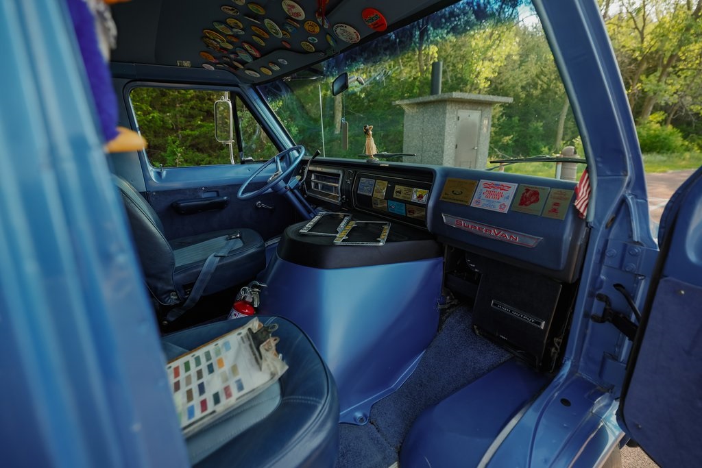 1974-ford-e-150-club-wagon-for-sale-44
