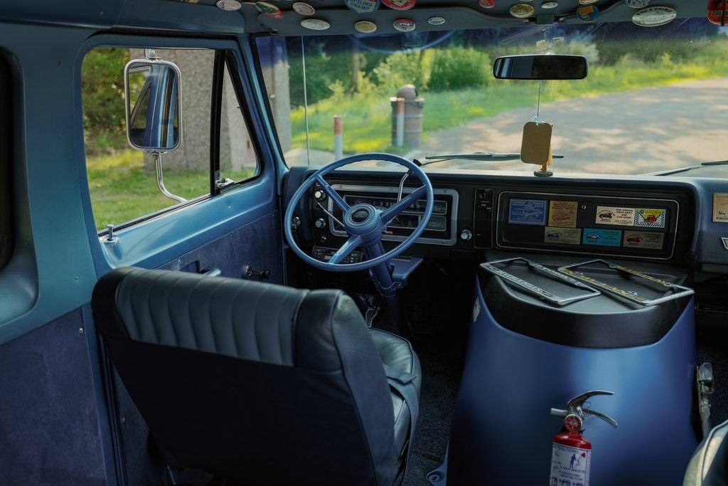 1974-ford-e-150-club-wagon-for-sale-52