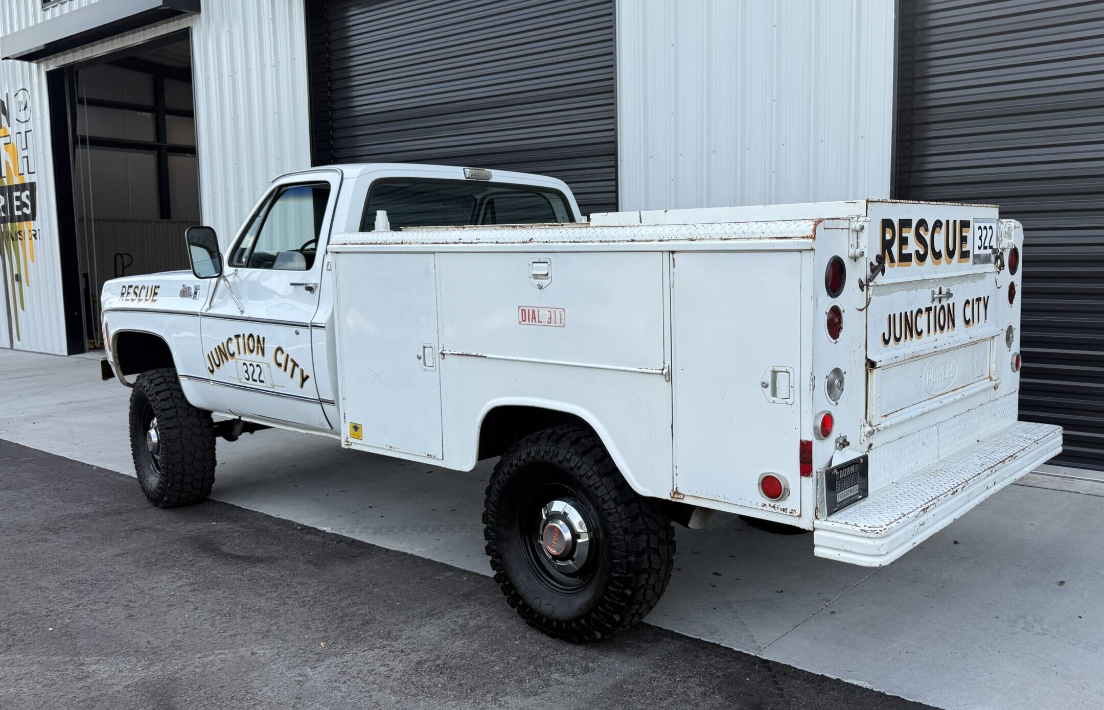1975-gmc-k25-fire-service-truck-for-sale-05