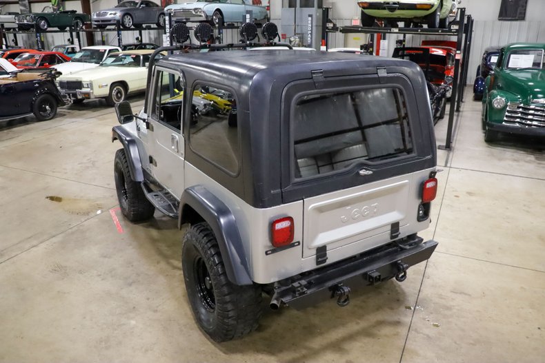 1983-jeep-cj-7-renegade (6)