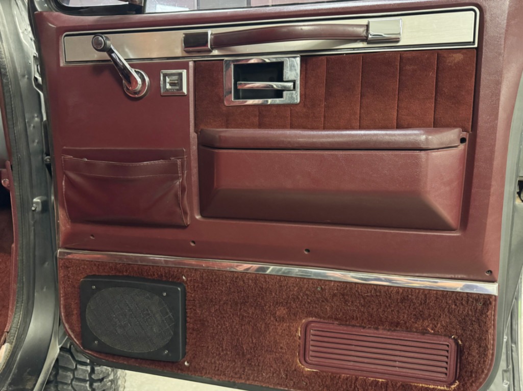 1984-GMC-K30-Crew-Cab-Dually-10