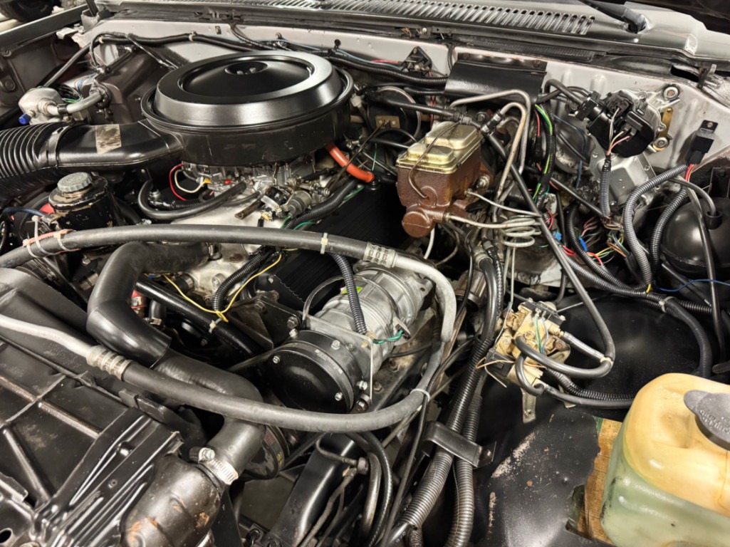 1984-GMC-K30-Crew-Cab-Dually-14