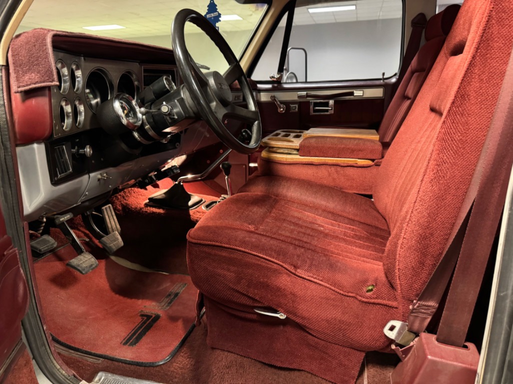 1984-GMC-K30-Crew-Cab-Dually-7